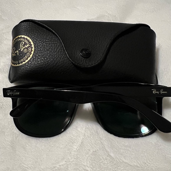 RAY-BAN Polarized Sunglasses RB4147 - Picture 5 of 12
